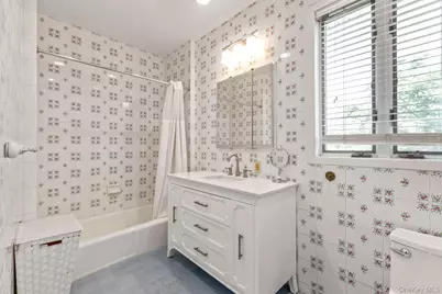 19 Margaret Avenue, Lawrence, NY 11559 - Photo 16