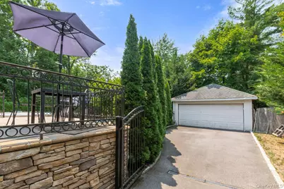 19 Margaret Avenue, Lawrence, NY 11559 - Photo 2