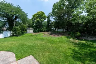 18 Dogwood Rd, Searingtown, NY 11507 - Photo 28