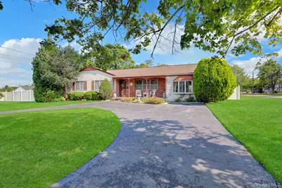 175 Franklin Street, Patchogue, NY 11772 - Photo 2