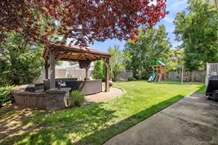 215 N Boston Ave, Massapequa, NY 11758 - Photo 28