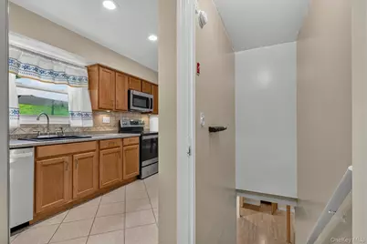 8 Durrin Avenue, Cortlandt Manor, NY 10567 - Photo 20