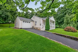 8 Durrin Ave, Cortlandt Manor, NY 10567 - Photo 2