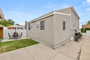 2383 Riverside Dr, Wantagh, NY 11793 - Photo 30