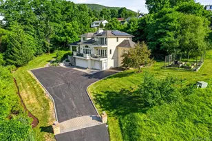 2 Half Moon Ridge, Cornwall, NY 12520 - Photo 2