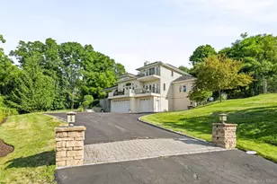 2 Half Moon Ridge, Cornwall, NY 12520 - Photo 4