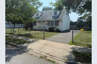 14 Concord Avenue, Bethpage, NY 11714 - Photo 2