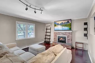 100 Lincoln Dr, Mastic Beach, NY 11951 - Photo 14