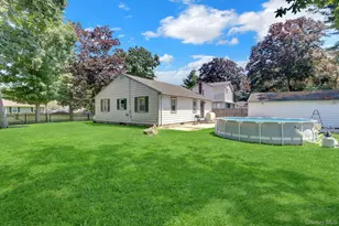100 Lincoln Dr, Mastic Beach, NY 11951 - Photo 28