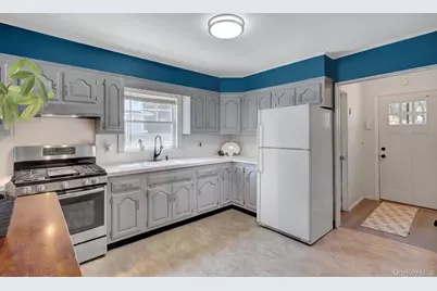 100 Lincoln Drive, Mastic Beach, NY 11951 - Photo 4