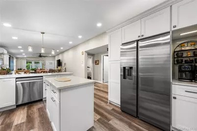 16 Dogwood Lane, Manorville, NY 11949 - Photo 10