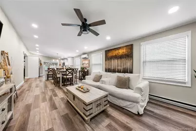 16 Dogwood Lane, Manorville, NY 11949 - Photo 4