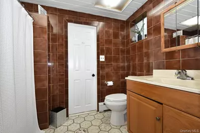 38 Balaton Avenue, Ronkonkoma, NY 11779 - Photo 8