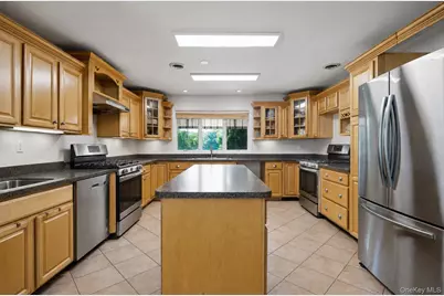 252 Saddle River Road, Monsey, NY 10952 - Photo 6