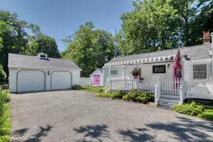 8440 Main Rd, East Marion, NY 11939 - Photo 18
