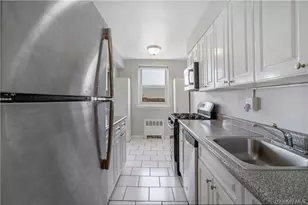 730 Pelham Rd, New Rochelle, NY 10805 - Photo 8
