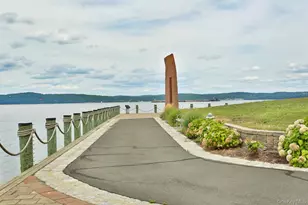 1415 Round Pointe Dr, Haverstraw, NY 10927 - Photo 10