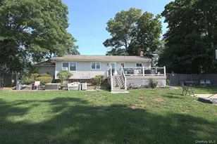 12 Acorn St, Ronkonkoma, NY 11779 - Photo 14