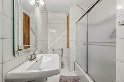 11 Louise Drive, West Nyack, NY 10994 - Photo 12