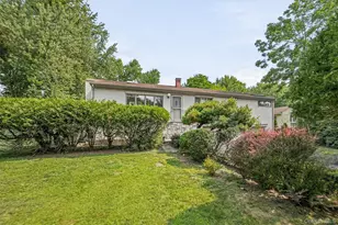 11 Louise Dr, West Nyack, NY 10994 - Photo 2