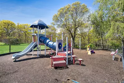 22 Gianna Court, Southampton, NY 11968 - Photo 18