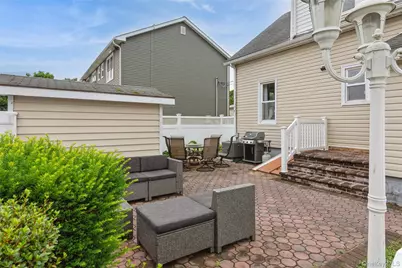 469 Chester Street, Uniondale, NY 11553 - Photo 32