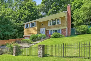 80 Hickory Hill Dr, Dobbs Ferry, NY 10522 - Photo 2