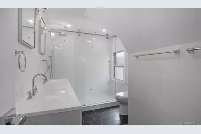 2716 Gunther Avenue, Bronx, NY 10469 - Photo 24