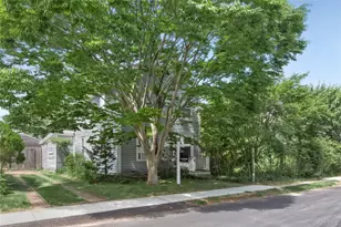 51 Garden St, Sag Harbor, NY 11963 - Photo 2