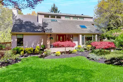 9 Ernest Court, Kings Park, NY 11754 - Photo 2
