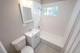 1440 Lombardy Blvd, Bay Shore, NY 11706 - Photo 20