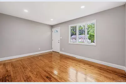 1440 Lombardy Boulevard, Bay Shore, NY 11706 - Photo 4