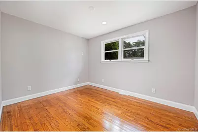 1440 Lombardy Boulevard, Bay Shore, NY 11706 - Photo 16