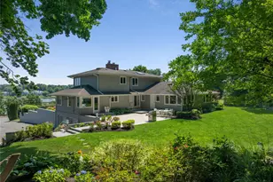 353 E Shore Rd, Great Neck, NY 11023 - Photo 2