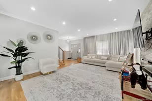 2245 Plum Tree Road N, Westbury, NY 11590 - Photo 16