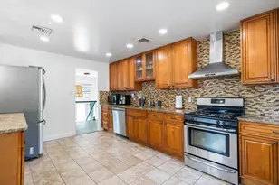 40 Peppermint Rd, Commack, NY 11725 - Photo 10