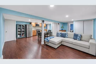 186 W 4th Street, Deer Park, NY 11729 - Photo 18