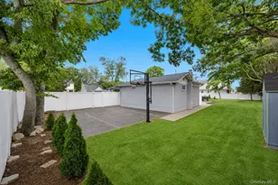186 W 4th St, Deer Park, NY 11729 - Photo 26