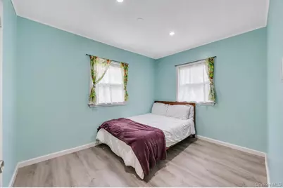 186 W 4th Street, Deer Park, NY 11729 - Photo 12