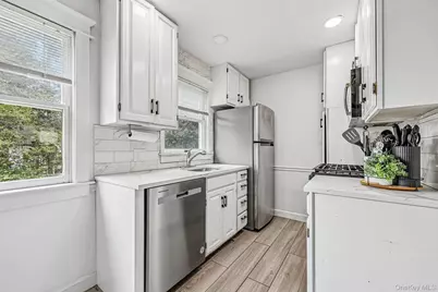 18 Miller Terrace, White Plains, NY 10607 - Photo 8
