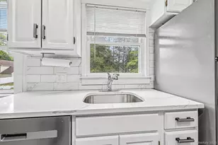 18 Miller Terrace, White Plains, NY 10607 - Photo 10