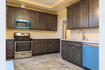 26 Coligni Avenue #2-1, New Rochelle, NY 10801 - Photo 2