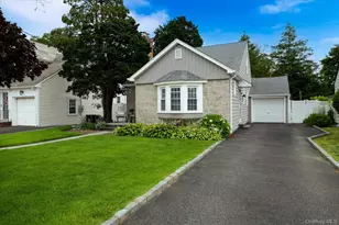10 Woodland Ave, Rockville Centre, NY 11570 - Photo 4
