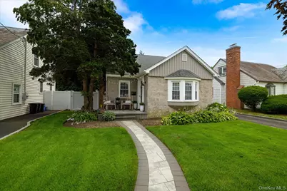 10 Woodland Avenue, Rockville Centre, NY 11570 - Photo 28