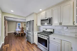 11 Irving Pl, Islip Terrace, NY 11752 - Photo 6