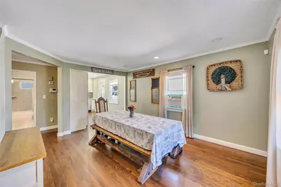 11 Irving Place, Islip Terrace, NY 11752 - Photo 4