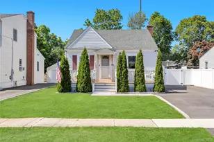 11 Irving Pl, Islip Terrace, NY 11752 - Photo 2