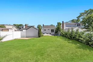 11 Irving Pl, Islip Terrace, NY 11752 - Photo 22