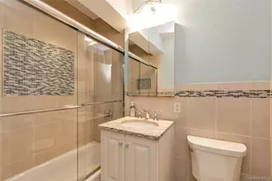 40 Daley Pl, Lynbrook, NY 11563 - Photo 12