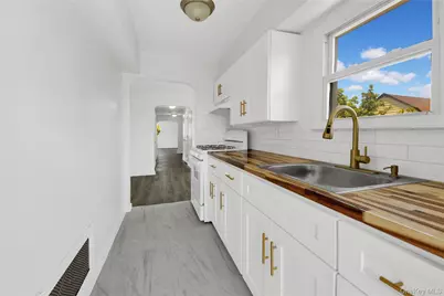 40 Amackassin Terrace, Yonkers, NY 10703 - Photo 18